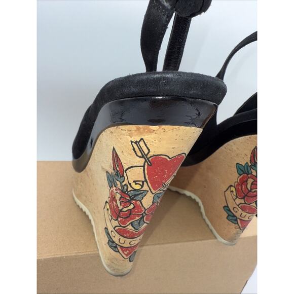 GUCCI READ **Black Suede SlingBack Cork Tattoo Wedge Platform Heel Sandals Sz 8 - Picture 4 of 14